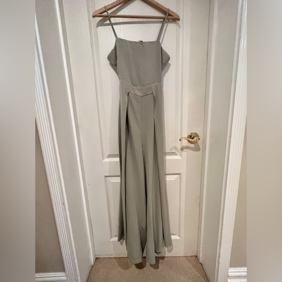 Mura Boutique tie back jumpsuit in light khaki - Picture 2 of 7